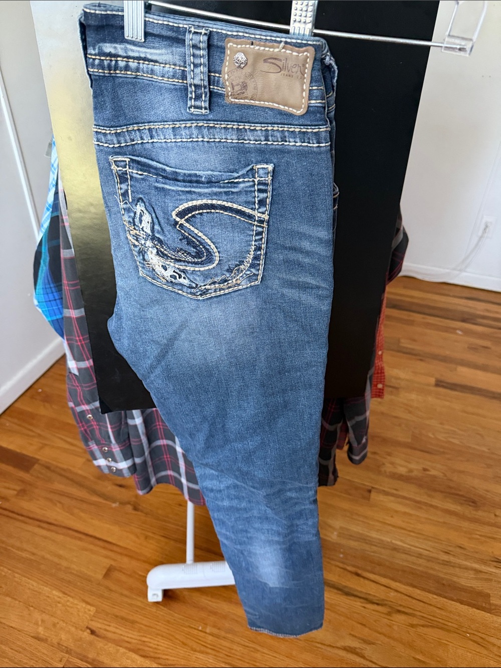 Silver Jeans Women’s Medium Blue Embroidered Skinny Jeans Distressed With Lace